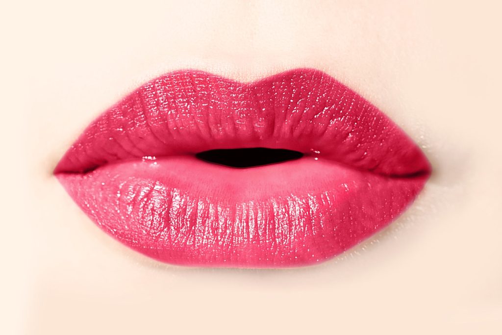 pink glossy lips