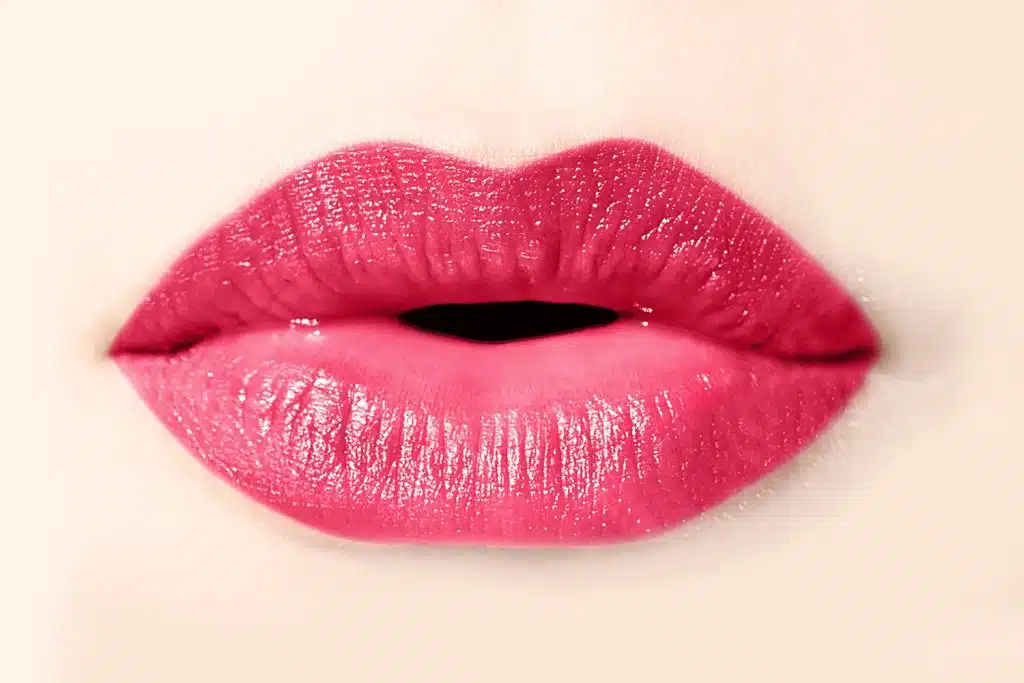 pink glossy lips